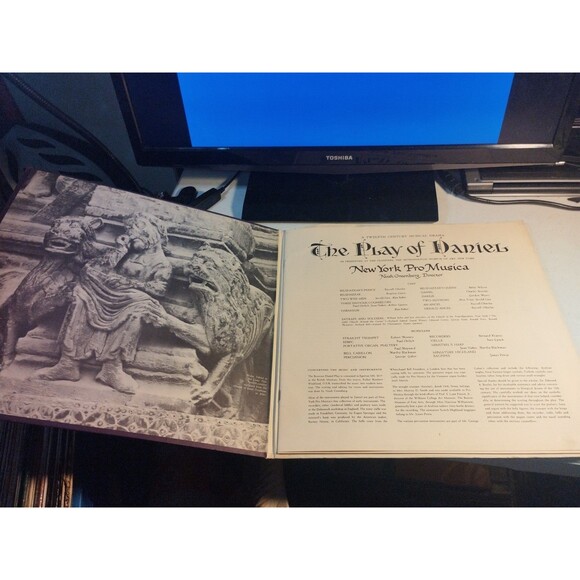 1958 The Play of Daniel New York Pro Musica Vinyl LP Record Gatefold Book - Picture 6 of 6